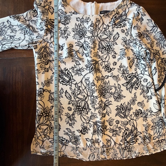 White House Black Market Floral Blouse with Flutter Sleeve, Size 2 (Large) - Picture 9 of 13